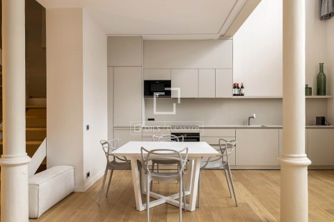 Lägenhet för uthyrning i Barcelona, Spanien 1 sovrum, 173 kvm. Nr. 161370 - foto 7