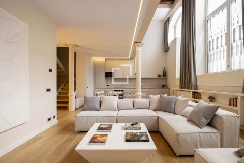 Lägenhet för uthyrning i Barcelona, Spanien 1 sovrum, 173 kvm. Nr. 161370 - foto 6