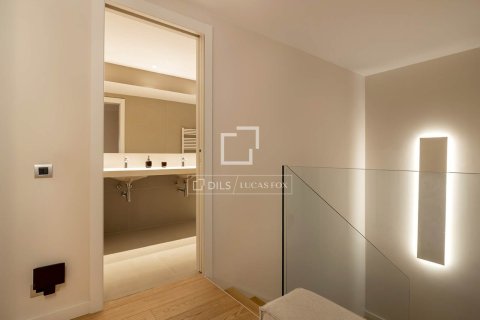 Lägenhet för uthyrning i Barcelona, Spanien 1 sovrum, 173 kvm. Nr. 161370 - foto 20