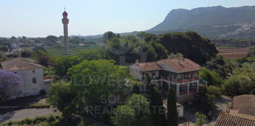 Villa in Denia, Alicante, Spain 10 bedrooms, 5988 sq.m. No. 157542