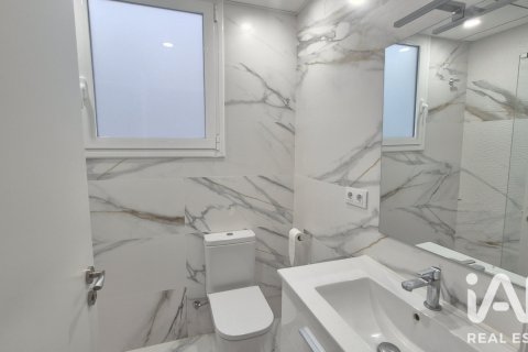 Apartment for sale in El Vendrell, Tarragona, Spain 3 bedrooms, 140 sq.m. No. 188262 - photo 24