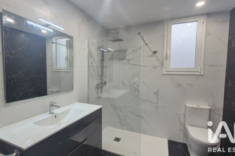 Apartment for sale in El Vendrell, Tarragona, Spain 3 bedrooms, 140 sq.m. No. 188262 - photo 22