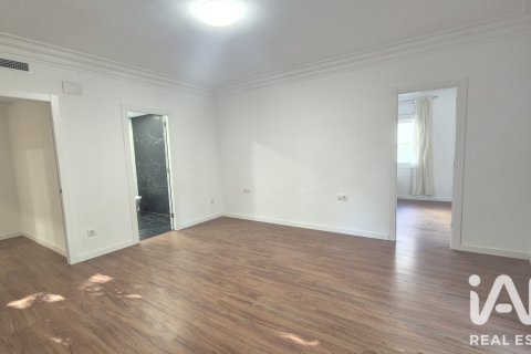Apartment for sale in El Vendrell, Tarragona, Spain 3 bedrooms, 140 sq.m. No. 188262 - photo 14