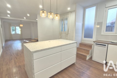 Apartment for sale in El Vendrell, Tarragona, Spain 3 bedrooms, 140 sq.m. No. 188262 - photo 3