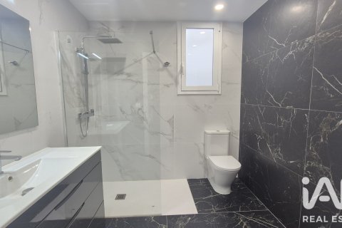 Apartment for sale in El Vendrell, Tarragona, Spain 3 bedrooms, 140 sq.m. No. 188262 - photo 18