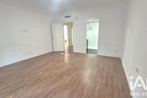 Apartment for sale in El Vendrell, Tarragona, Spain 3 bedrooms, 140 sq.m. No. 188262 - photo 13