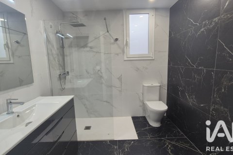 Apartment for sale in El Vendrell, Tarragona, Spain 3 bedrooms, 140 sq.m. No. 188262 - photo 19