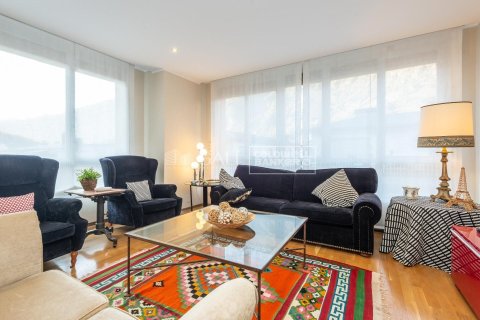 Apartment à vendre à Principado De Andorra (Ninguna Poblacion Tiene C.P.), Lleida, Espagne, 4 chambres, 149 m2 No. 178509 - photo 3
