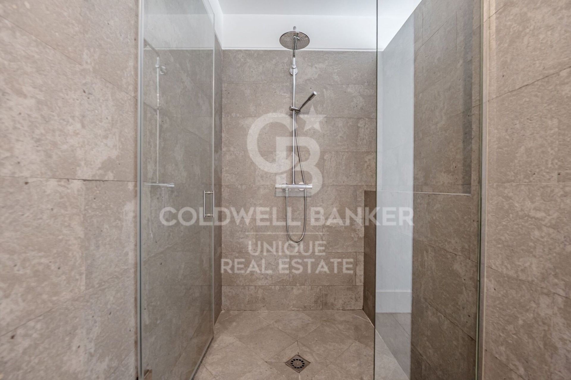 Apartament w Madrid, Hiszpania 3 sypialnie, 212 mkw. nr 178510