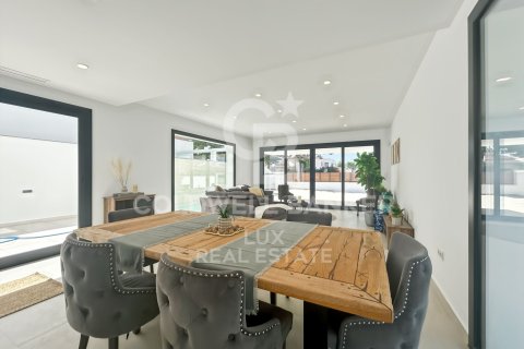 Villa à vendre à Empuriabrava, Girona, Espagne, 4 chambres, 252 m2 No. 178511 - photo 7