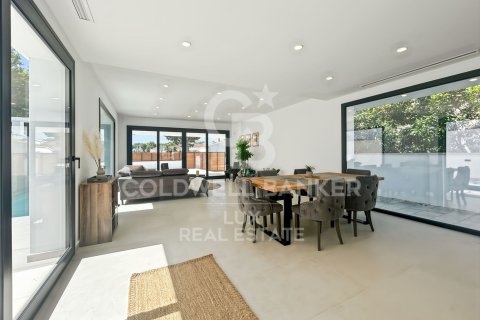 Villa à vendre à Empuriabrava, Girona, Espagne, 4 chambres, 252 m2 No. 178511 - photo 2