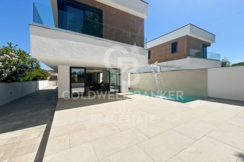 Villa à vendre à Empuriabrava, Girona, Espagne, 4 chambres, 252 m2 No. 178511 - photo 30