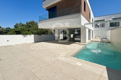 Villa à Empuriabrava, Girona, Espagne 4 chambres, 252 m2 No. 178511