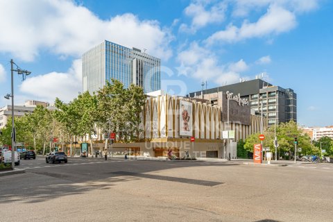 Lägenhet till salu i Madrid, Spanien 4 sovrum, 343 kvm. Nr. 156945 - foto 4