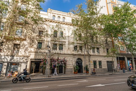 Lägenhet till salu i Madrid, Spanien 4 sovrum, 343 kvm. Nr. 156945 - foto 2
