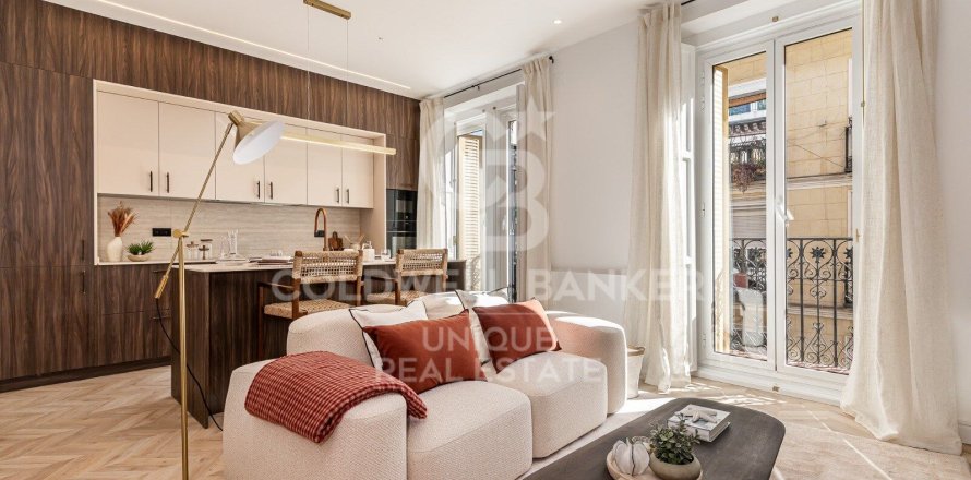 Apartment in Madrid, Spain 3 bedrooms, 127 sq.m. No. 156949