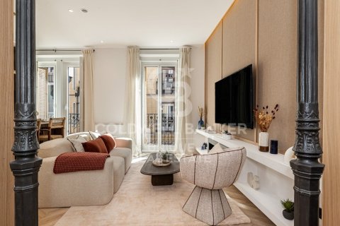 Apartment for sale in Madrid, Spain 3 bedrooms, 127 sq.m. No. 156949 - photo 2