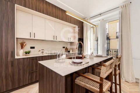 Apartment for sale in Madrid, Spain 3 bedrooms, 127 sq.m. No. 156949 - photo 8