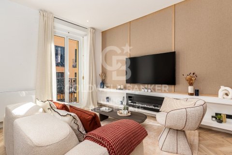 Apartment for sale in Madrid, Spain 3 bedrooms, 127 sq.m. No. 156949 - photo 4