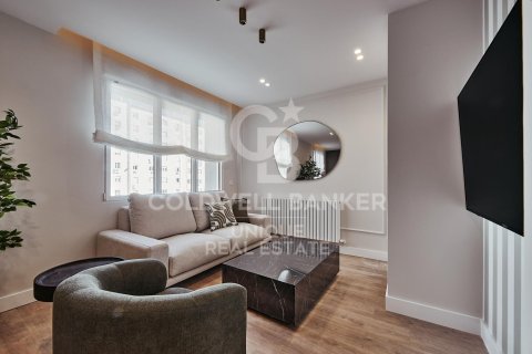 Huoneisto myytävänä Madrid, Espanja, 4 makuuhuonetta, 115 m2 No. 156951 - kuva 3