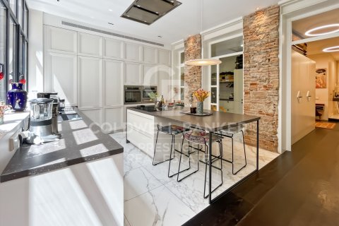 Duplex in vendita a Barcelona, Spagna 3 camere da letto, 279 mq. N° 156948 - foto 13