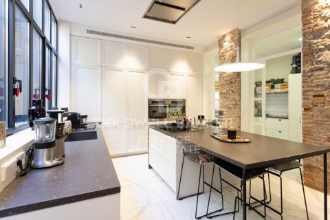 Paritalo myytävänä Barcelona, Espanja, 3 makuuhuonetta, 279 m2 No. 156948 - kuva 12