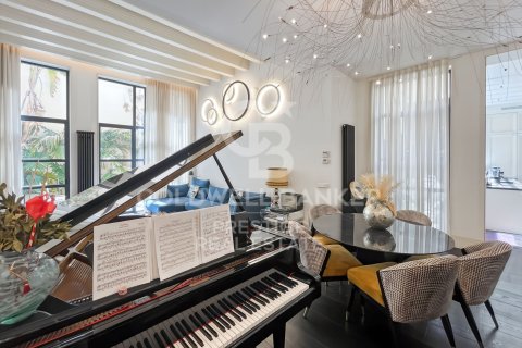 Duplex in vendita a Barcelona, Spagna 3 camere da letto, 279 mq. N° 156948 - foto 8