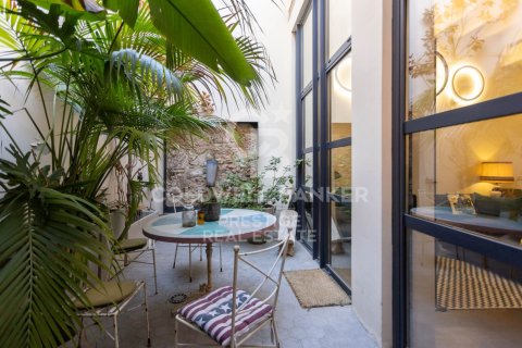 Paritalo myytävänä Barcelona, Espanja, 3 makuuhuonetta, 279 m2 No. 156948 - kuva 2