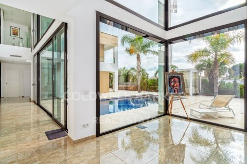 Villa for sale in Roses, Girona, Spain 9 bedrooms, 1084 sq.m. No. 156946 - photo 11
