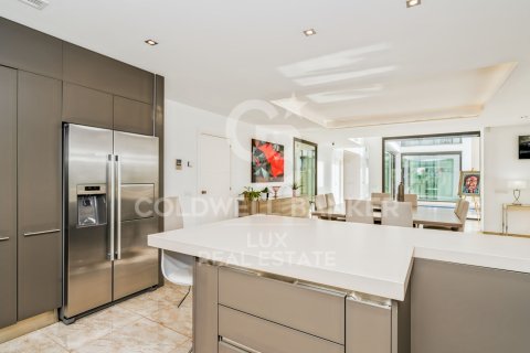 Villa for sale in Roses, Girona, Spain 9 bedrooms, 1084 sq.m. No. 156946 - photo 10
