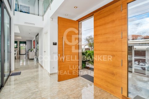 Villa for sale in Roses, Girona, Spain 9 bedrooms, 1084 sq.m. No. 156946 - photo 12