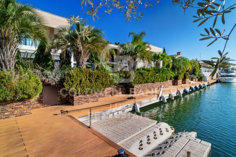 Villa for sale in Roses, Girona, Spain 9 bedrooms, 1084 sq.m. No. 156946 - photo 4