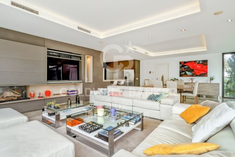 Villa for sale in Roses, Girona, Spain 9 bedrooms, 1084 sq.m. No. 156946 - photo 3