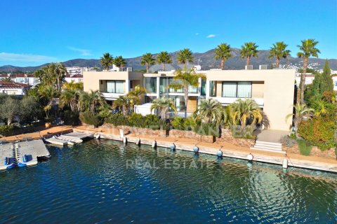 Villa in Roses, Girona, Spain 9 bedrooms, 1084 sq.m. No. 156946