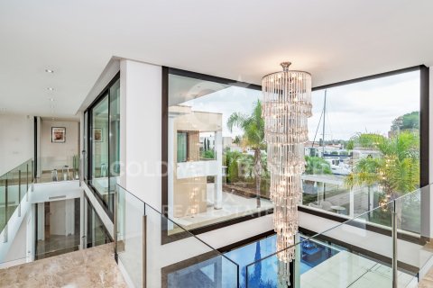 Villa for sale in Roses, Girona, Spain 9 bedrooms, 1084 sq.m. No. 156946 - photo 28