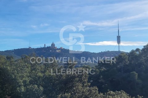 Tontti Barcelona, Espanja 598 m2 No. 156947