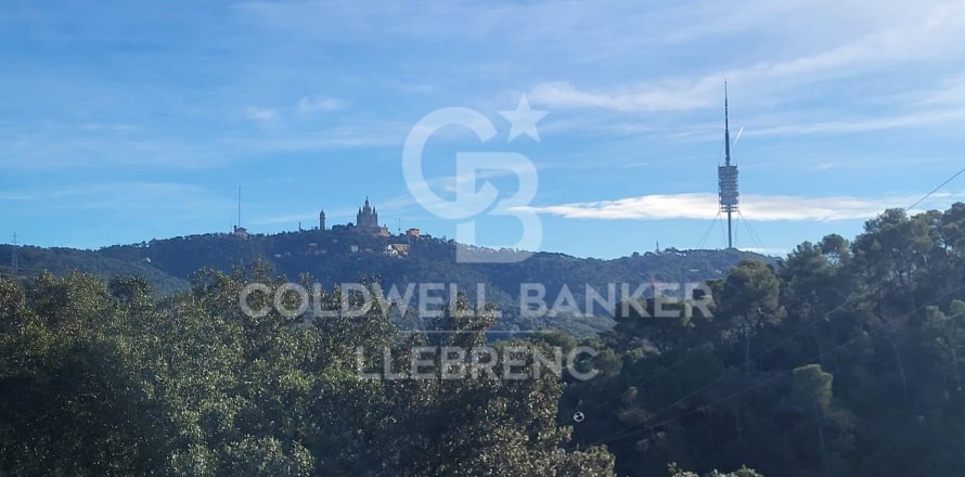 Tontti Barcelona, Espanja 598 m2 No. 156947