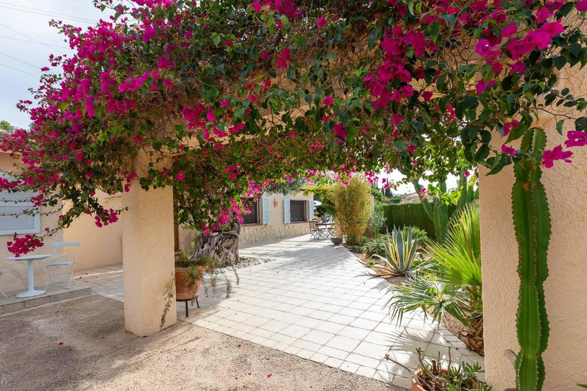 Villa in Moraira, Alicante, Spain 2 bedrooms, 167 sq.m. No. 149003