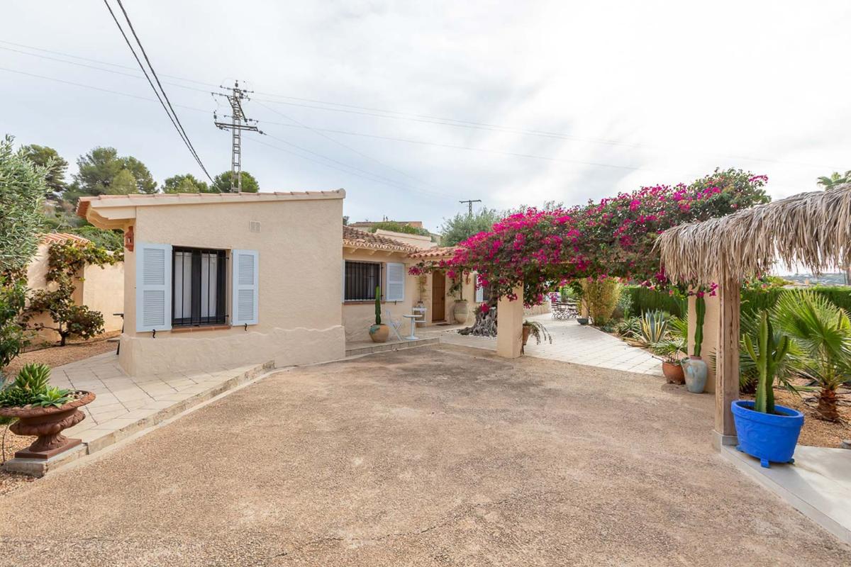 Villa in Moraira, Alicante, Spain 2 bedrooms, 167 sq.m. No. 149003