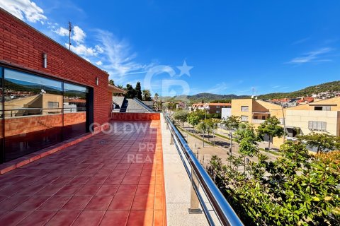 House for sale in Viladecans, Barcelona, Spain 4 bedrooms, 540 sq.m. No. 157738 - photo 5