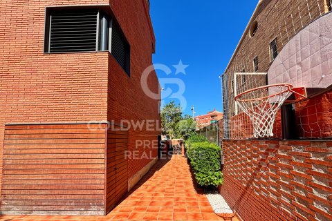 House for sale in Viladecans, Barcelona, Spain 4 bedrooms, 540 sq.m. No. 157738 - photo 25