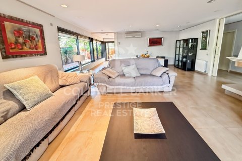 House for sale in Viladecans, Barcelona, Spain 4 bedrooms, 540 sq.m. No. 157738 - photo 21