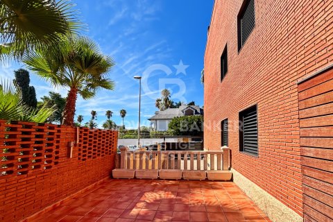 House for sale in Viladecans, Barcelona, Spain 4 bedrooms, 540 sq.m. No. 157738 - photo 26