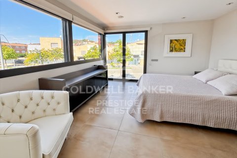 House for sale in Viladecans, Barcelona, Spain 4 bedrooms, 540 sq.m. No. 157738 - photo 7