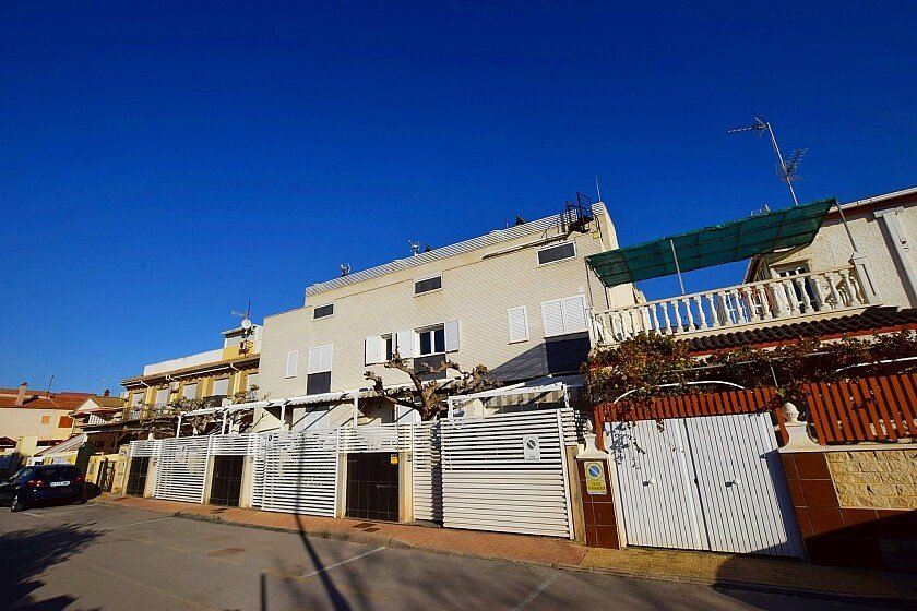 Rindu māja Torre de la Horadada, Alicante, Spānijā 5 istabas, 160 m2 Nr. 111170