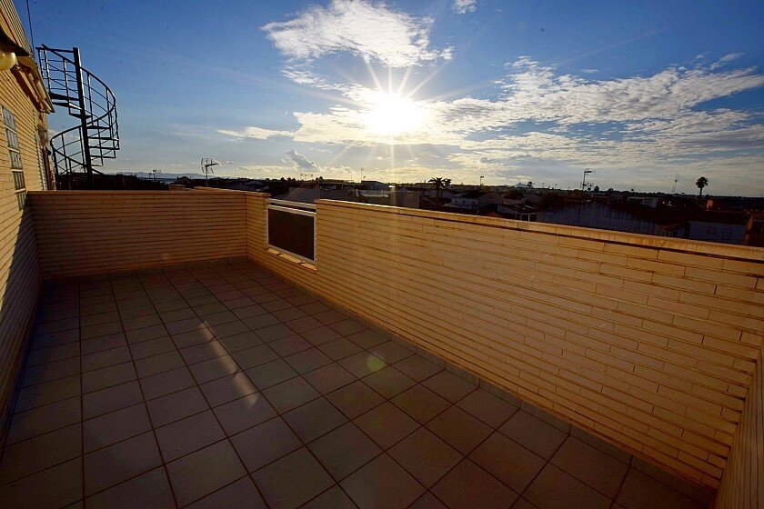 Rindu māja Torre de la Horadada, Alicante, Spānijā 5 istabas, 160 m2 Nr. 111170