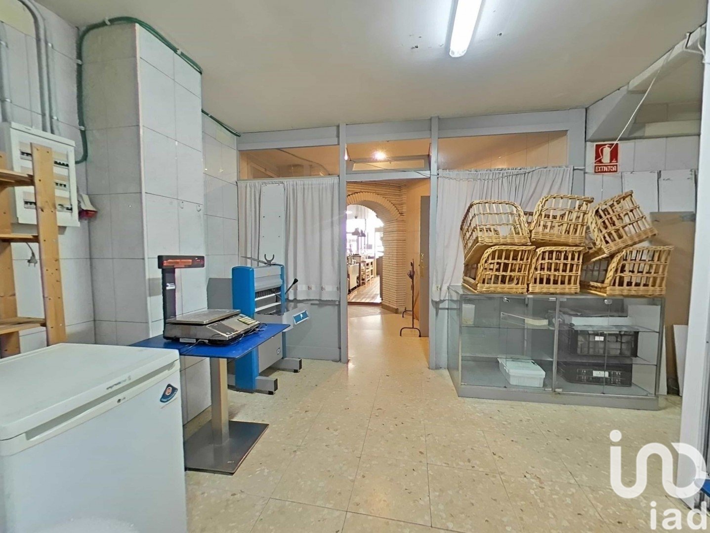 Proprietà commerciale a Balaguer, Lleida, Spagna 5 camere da letto, 215 mq. N° 186104