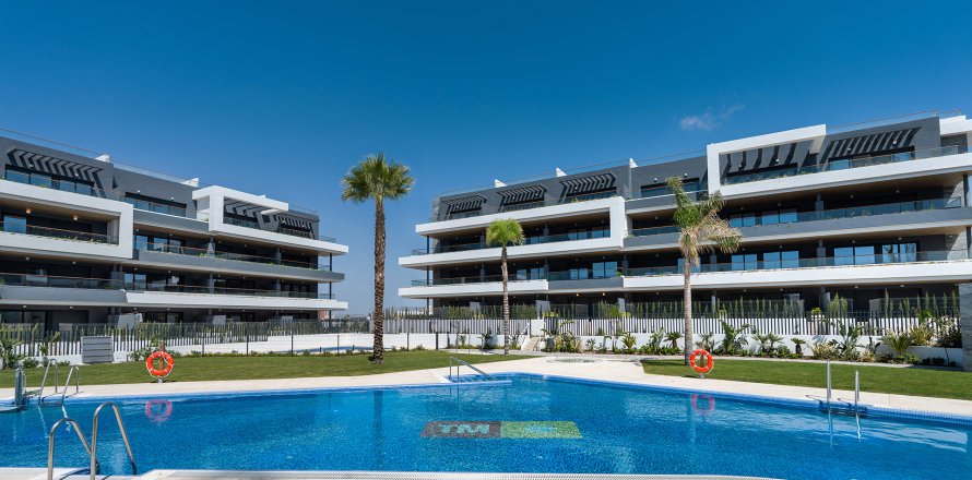 Apartment in Alicante, Spain 3 bedrooms, 138 sq.m. No. 195529