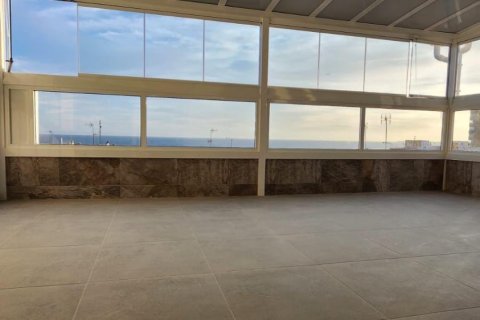 Attico in vendita a Torrevieja, Alicante, Spagna 2 camere da letto, 82 mq. N° 147315 - foto 3