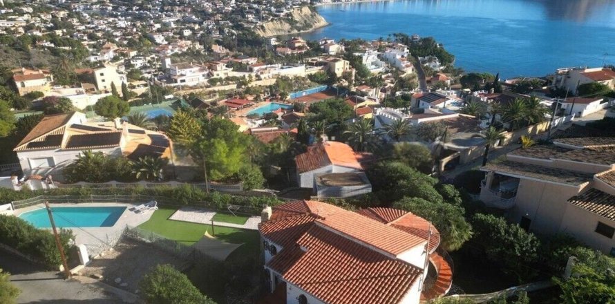 Villa in Calpe, Alicante, Spanien 3 Schlafzimmer, 142 m2 Nr. 180898